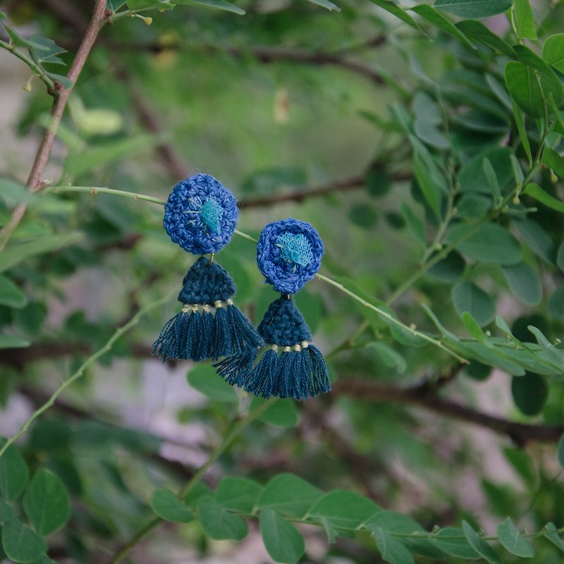 Indigo crochet earring b. - ต่างหู - ผ้าฝ้าย/ผ้าลินิน สีน้ำเงิน