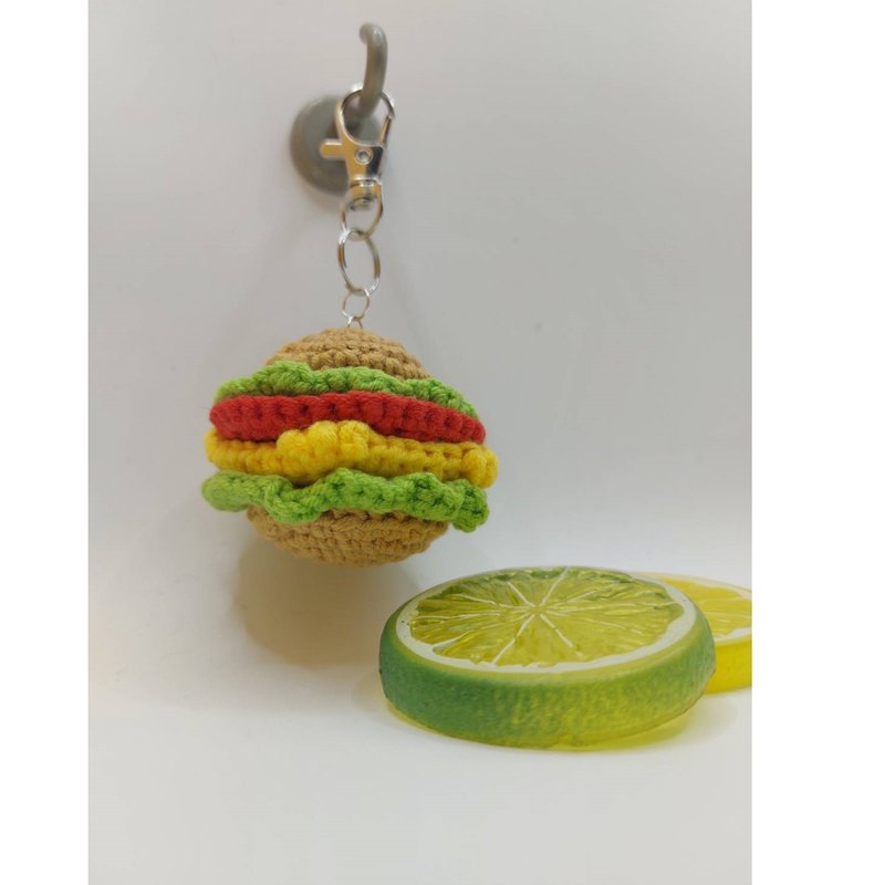 burger keychain - ที่ห้อยกุญแจ - ผ้าฝ้าย/ผ้าลินิน สีนำ้ตาล