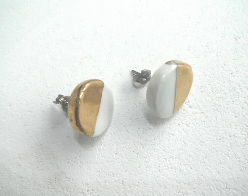Gold color round twin color earrings (ice color) - ต่างหู - ดินเผา 