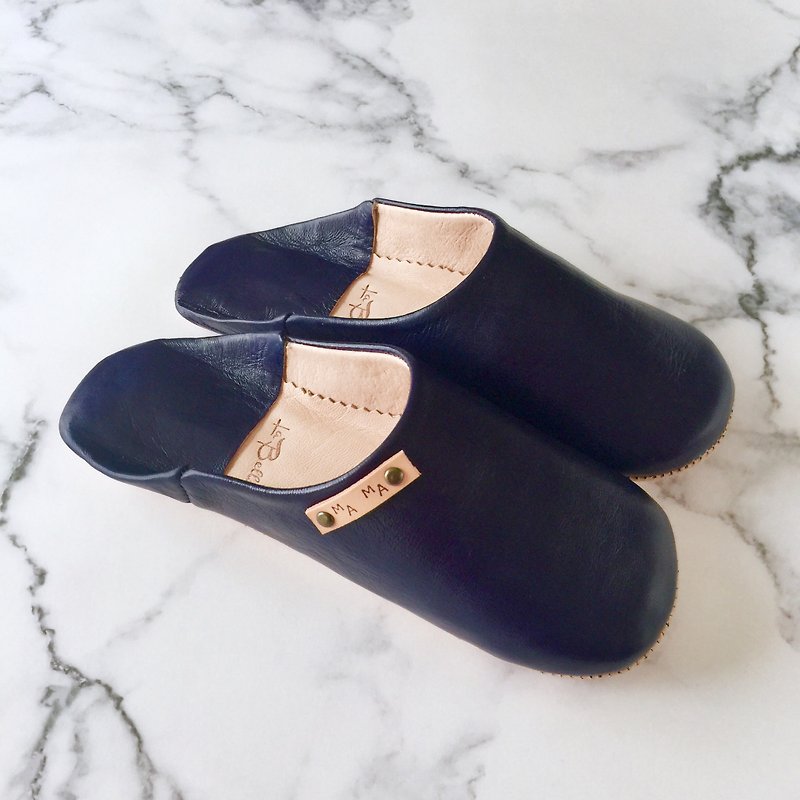 Beautiful simple babouche (slippers) MAMA navy - รองเท้าแตะในบ้าน - หนังแท้ สีน้ำเงิน