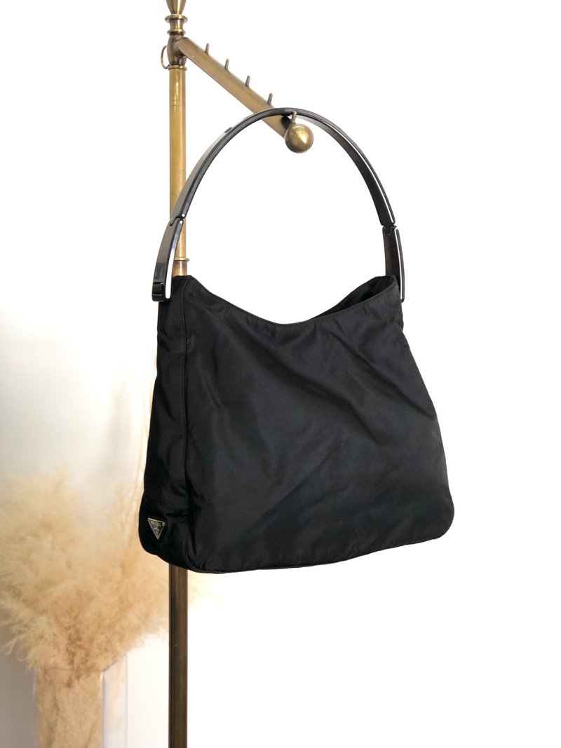 【 日本直送　名牌中古包 】PRADA プラダ ショルダーバッグ ブラック トライアングルロゴ ナイロン ホーボーバッグ vintage オールド yrvu6f - 側背包/斜背包 - 尼龍 黑色