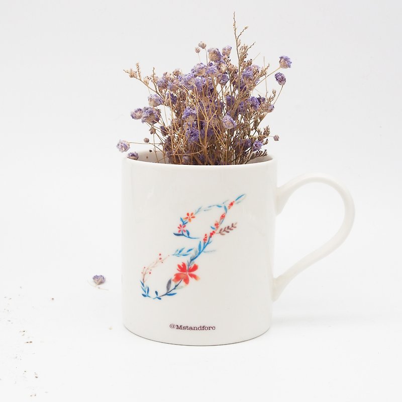 Mstandforc Floral Initials Mug Cup - แก้วมัค/แก้วกาแฟ - เครื่องลายคราม หลากหลายสี