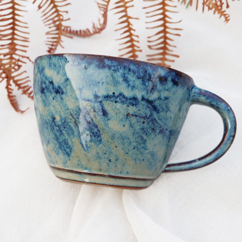 Sea foam, large capacity handmade pottery mug 480ml - แก้วมัค/แก้วกาแฟ - เครื่องลายคราม สีน้ำเงิน