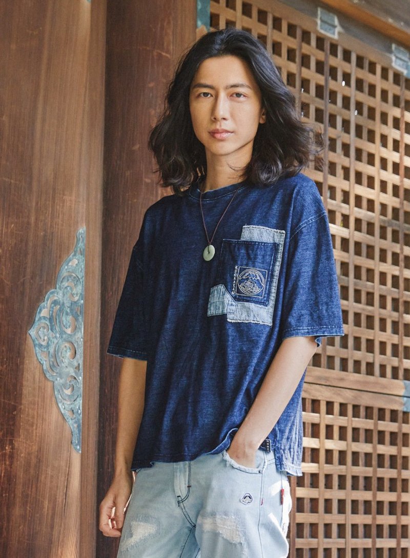 江戶勝 日系 藍染貼布寬版 短袖T恤-男款 (酵洗藍) #上衣 - 男 T 恤 - 棉．麻 藍色