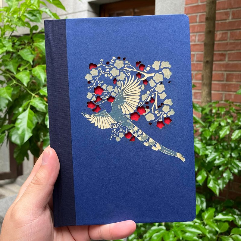 Customized product laser engraving Taiwan Blue Magpie hardcover note book can be engraved with text and name - สมุดบันทึก/สมุดปฏิทิน - กระดาษ สีน้ำเงิน