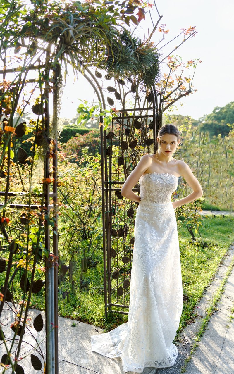 Hydrangea Flat Two Wear Change Light Wedding Dress - ชุดราตรี - วัสดุอื่นๆ ขาว