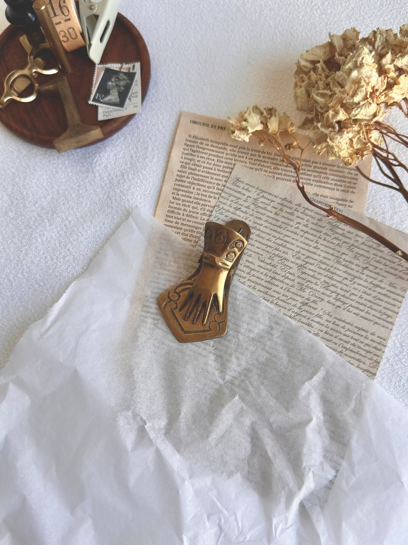 Antique brass hand clip - แฟ้ม - โลหะ 