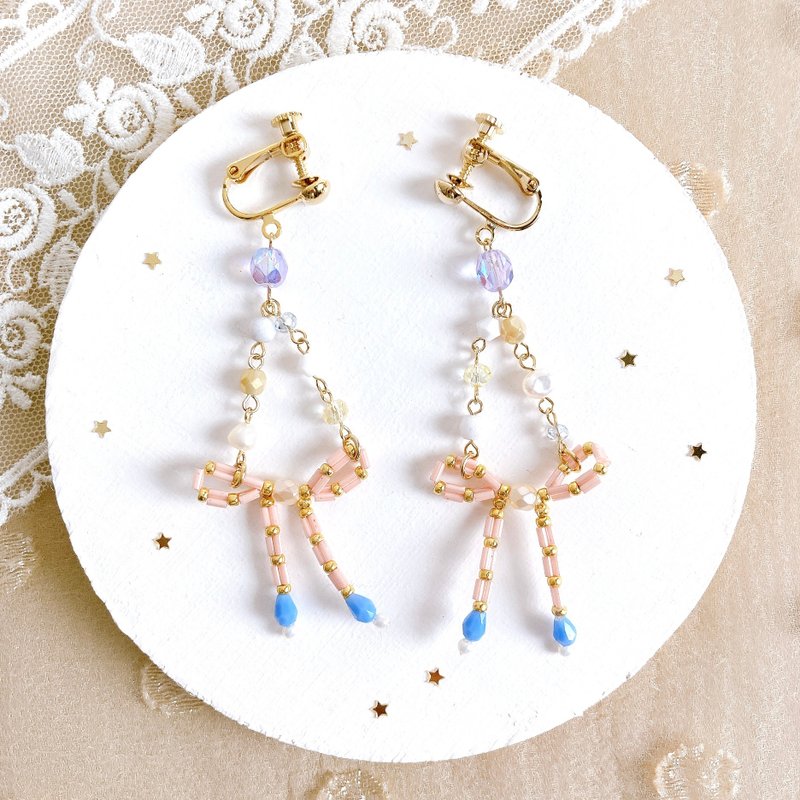 fickle ribbon earrings - ต่างหู - แก้ว สึชมพู