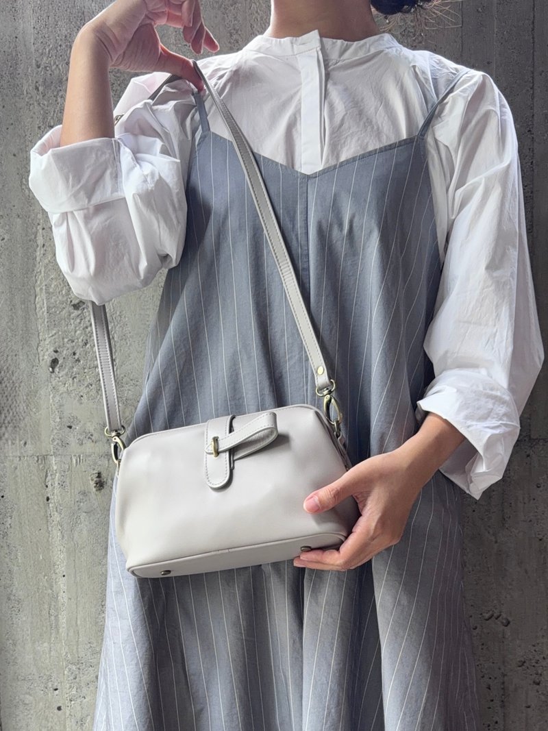 癒盒包  淺灰 口金包 醫生包 側背包 肩背包 義大利精品牛皮 - 側背包/斜背包 - 真皮 灰色