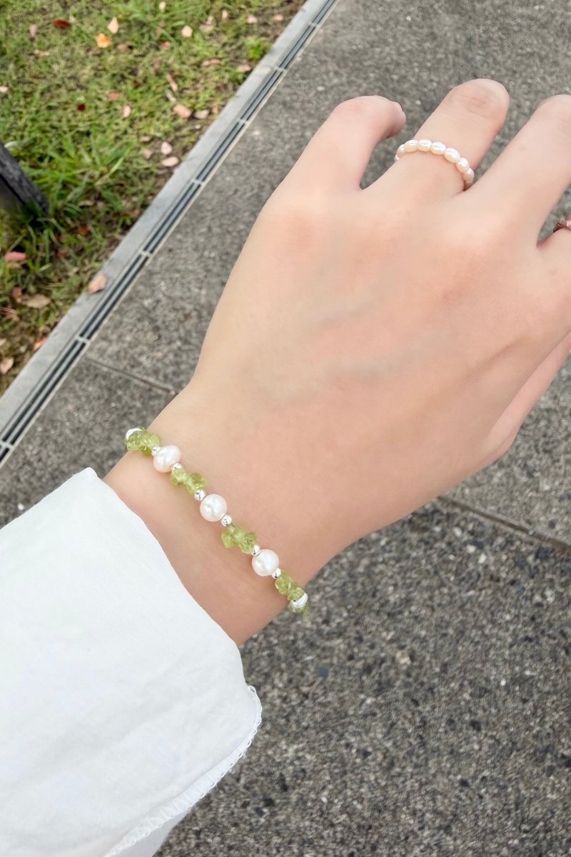 Lily Valley Forest Green Realm | Handmade Beaded Bracelet - Bracelets - Semi-Precious Stones Green