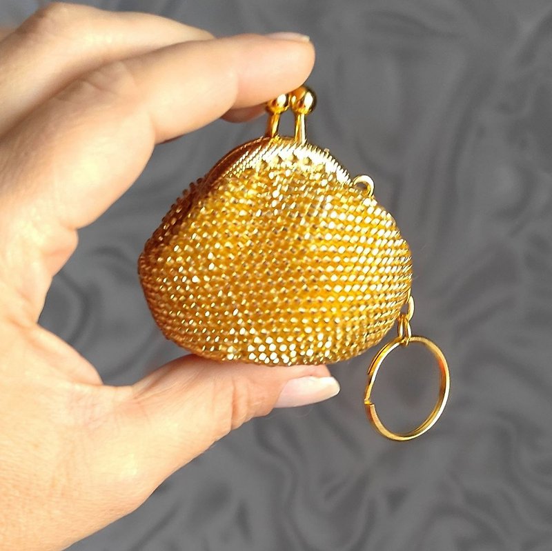 Bead coin purse. The small beaded charm a purse coin box, Beaded crossbody bag - Coin Purses - Other Materials Gold