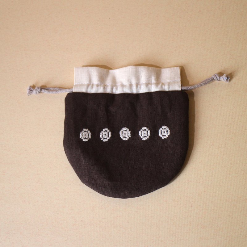 刺繡束口袋 /  五筒 XS - 化妝包/收納袋 - 棉．麻 咖啡色