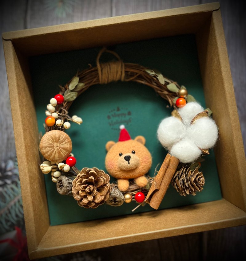 Christmas bear wool felt Christmas wreath gift box with exclusive handmade card - ตกแต่งผนัง - ขนแกะ 