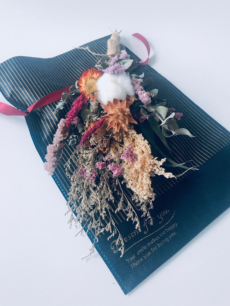 Sun God - Dry Bouquet / Bouquet Bag, Korean Dry Flower / Graduation Bouquet - Dried Flowers & Bouquets - Plants & Flowers Multicolor
