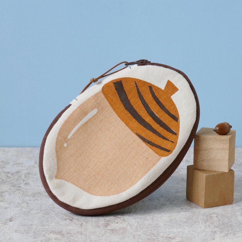 どんぐりのポーチ - 化妝包/收納袋 - 棉．麻 咖啡色