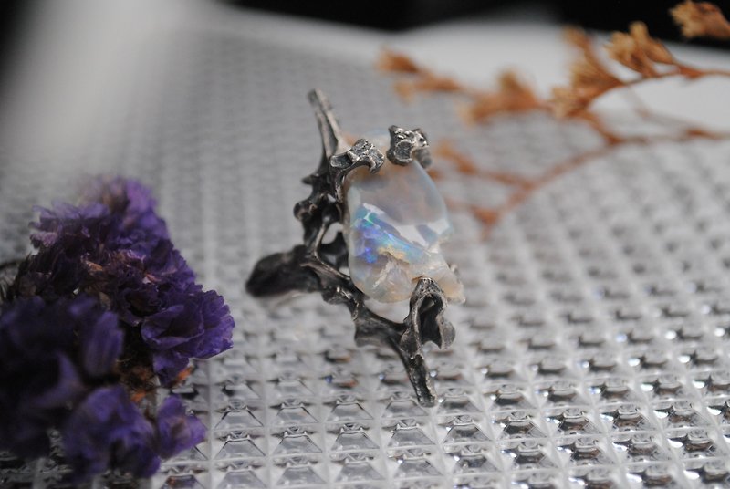 Mountain Bones/Handmade Silver Jewelry/Ring/Cat Spine/Oshu Opal - แหวนทั่วไป - เงินแท้ สีเงิน