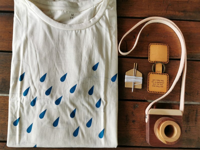 Goody bag : 141 happy travel - Women's T-Shirts - Cotton & Hemp White