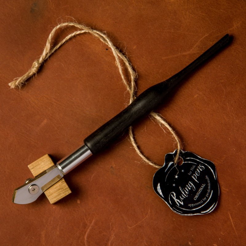 Hand made ruling pen for expressive  calligraphy/Three blades/ Handle carved - 沾水筆 - 其他金屬 銀色