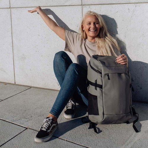 BECKMANN ベックマン バックパック STREET FLX 30-35L Beckmann Street FLX 30-35L - YouTube