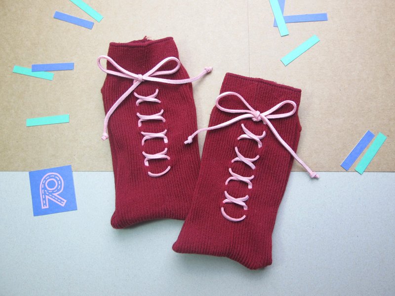 XX Socks/文青款綁繩中統襪/紅酒紅/接單訂製 - 襪子 - 棉．麻 紅色