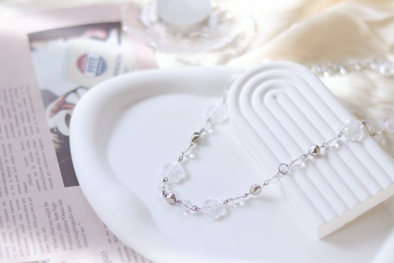 KIRAKIRA丨Moonstone transparent floral Silver bean Japanese style y2k beaded necklace - สร้อยคอ - เงิน สีใส