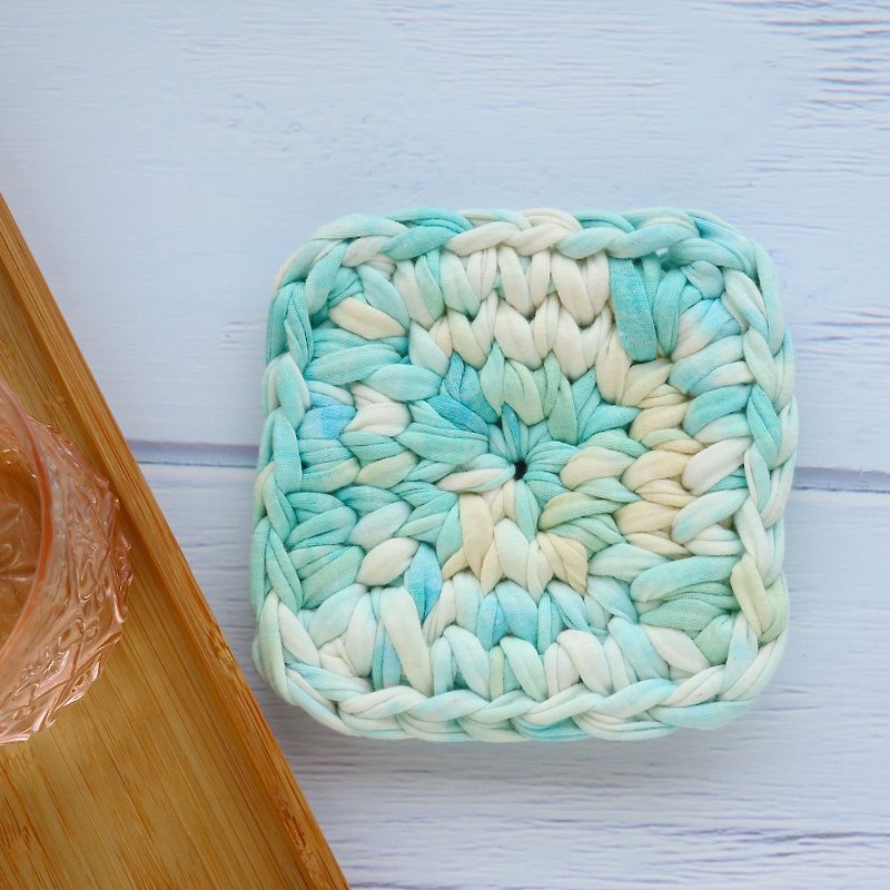Square cloth hand-crocheted coaster / thermal insulation coaster tie-dye sky blue gift order - ที่รองแก้ว - ผ้าฝ้าย/ผ้าลินิน สีน้ำเงิน