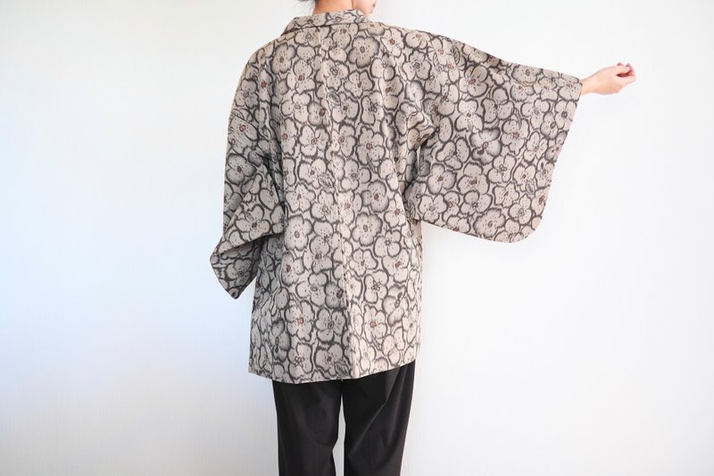Japanese KIMONO, floral kimono, haori, authentic kimono, traditional kimono - 女大衣/外套 - 聚酯纖維 咖啡色