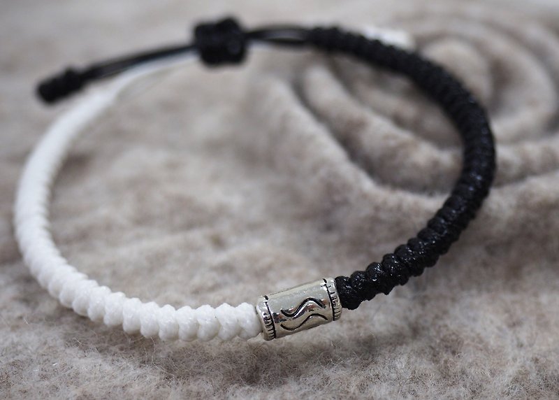 Two-tone Wax thread hand rope bracelet - Shop Weave Yard Bracelets - Pinkoi
