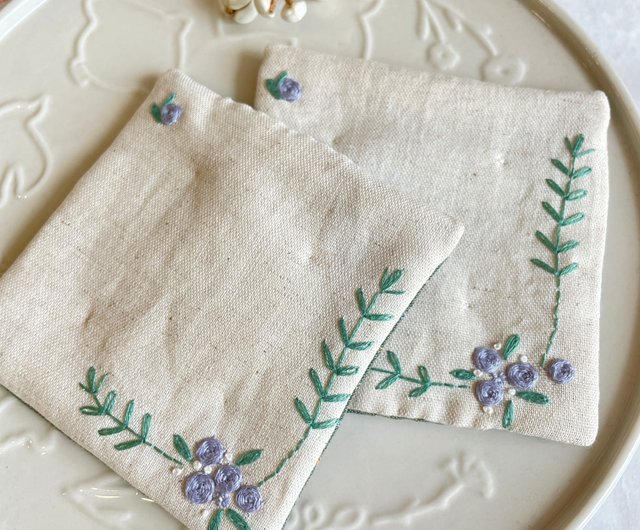 方さん手作り】ロマンチックな刺繍コースターをインテリアギフトに