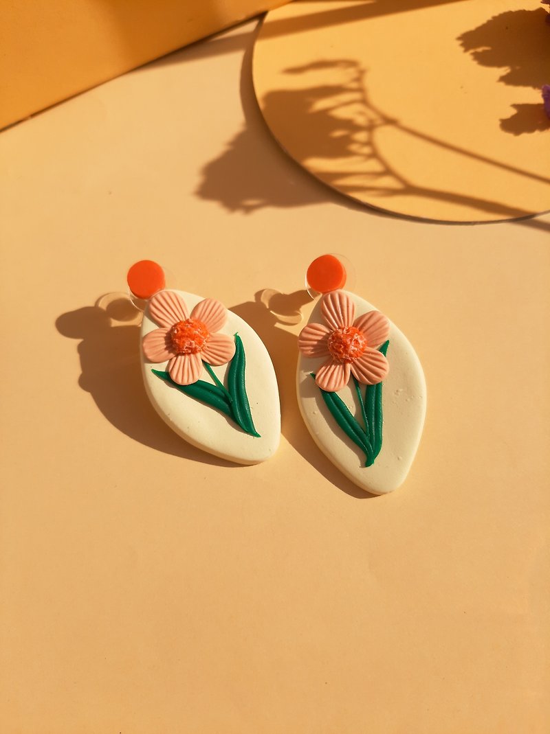 Handmade Polymer Clay Earrings , Peach flower earrings , Summer earrings - Earrings & Clip-ons - Pottery Multicolor