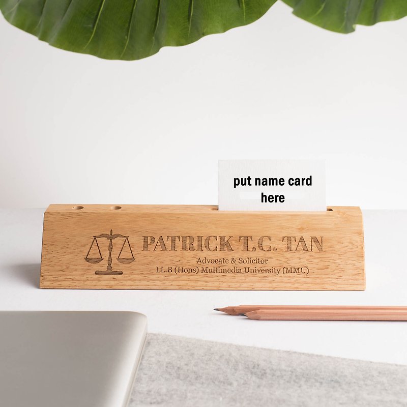 Personalized Wooden Desk Name Plate - ที่ตั้งบัตร - ไม้ 