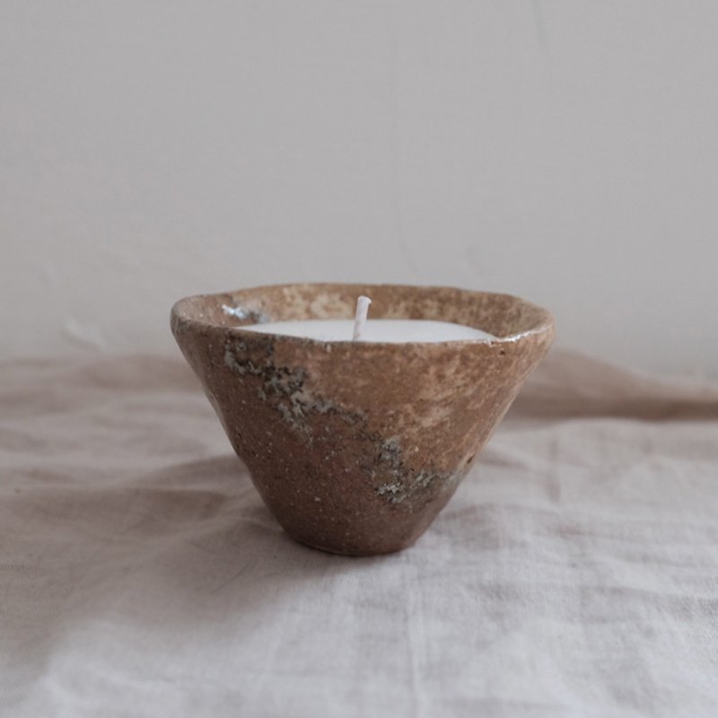star lake / pottery candle (small) - เทียน/เชิงเทียน - ดินเผา สีกากี
