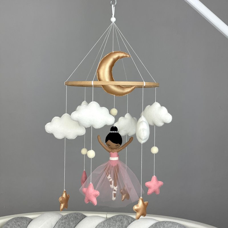 Ballerina baby mobile crib Dark skin ballerina Ballet mobile Felt hanging mobile - 寶寶/兒童玩具/玩偶 - 其他材質 粉紅色