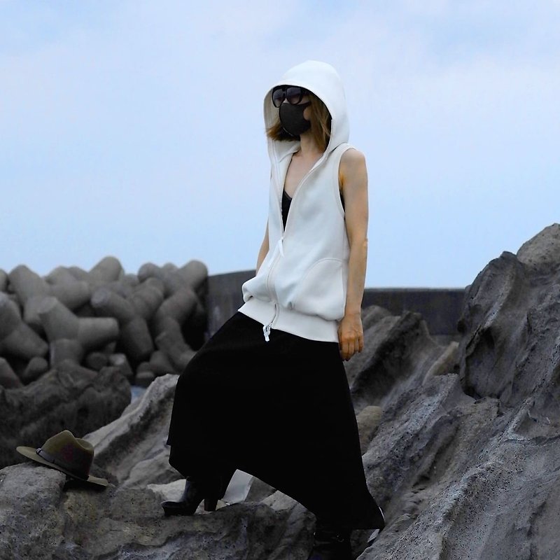 Sleeveless hip length hoodie [white] - Women's Vests - Polyester White