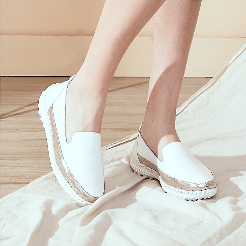 Leather Contrasting Color Magnetic Platform Air Cushion Balloon Lazy Casual Shoes (Pure Color White) - Women's Casual Shoes - Genuine Leather White