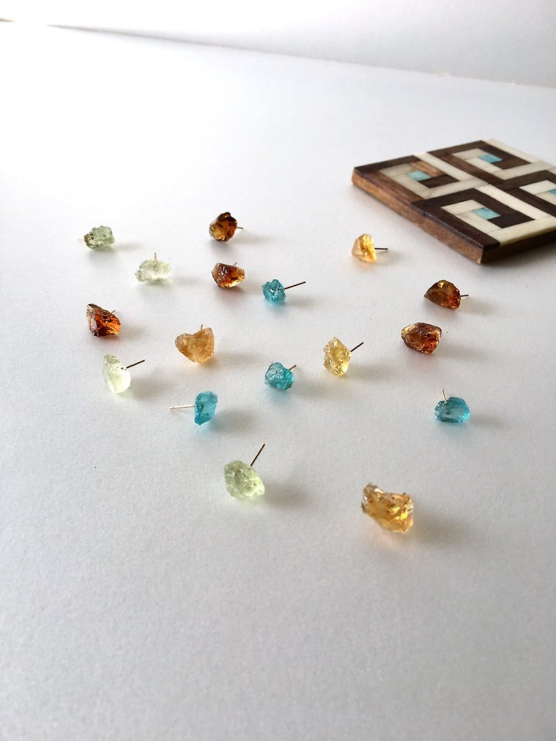 Colorful Rockstone (Citrine, Apatite) 14 kgf Stud-earring - Earrings & Clip-ons - Stone Multicolor