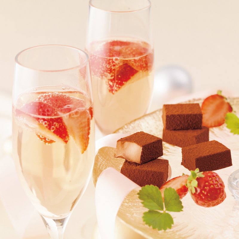 クリスマス限定 ROYCE' 生チョコレート ストロベリーシャンパン - チョコレート - 食材 