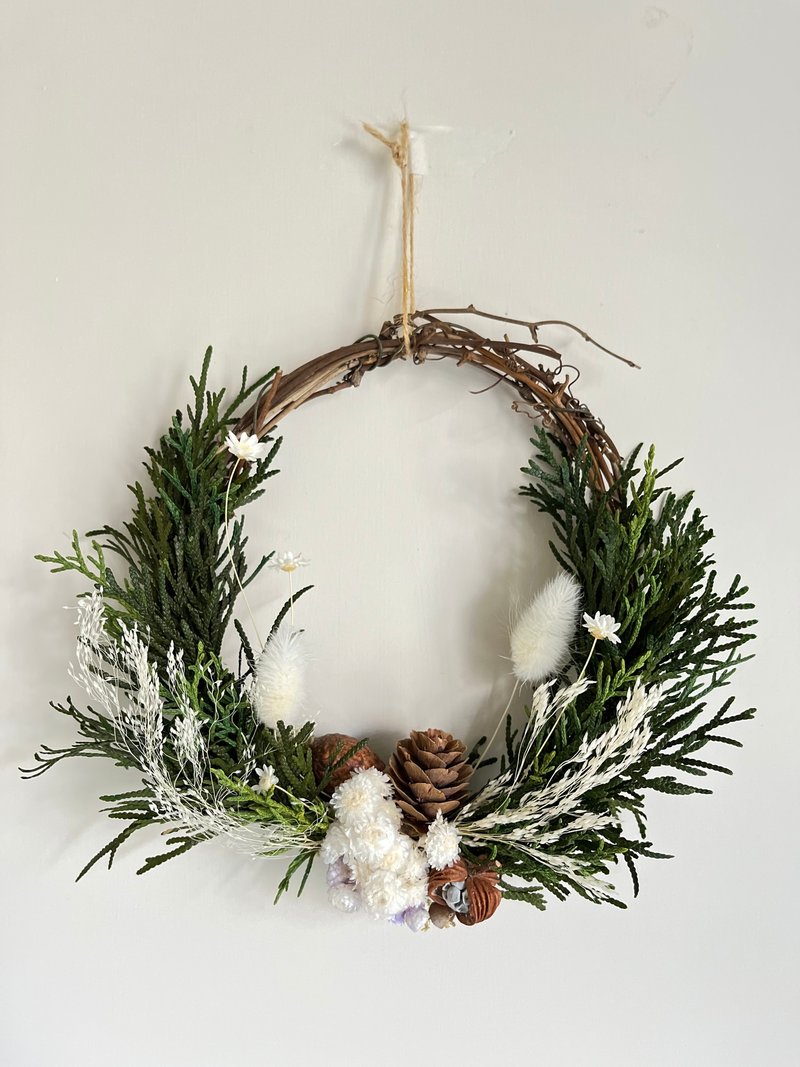 Sweet garden wreath, wildflower-style, staying seasona - Items for Display - Plants & Flowers Green