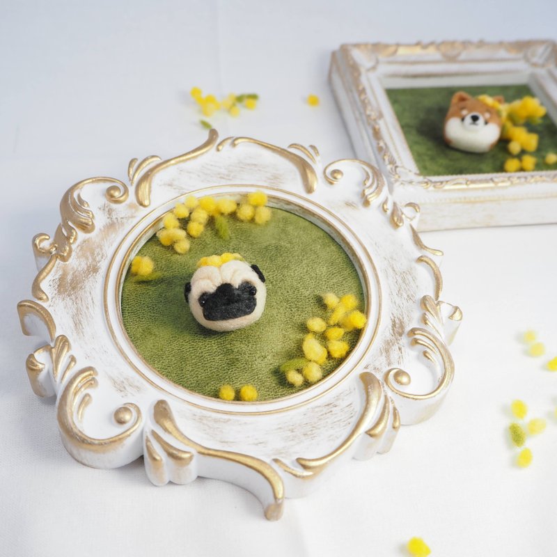 - 僅限春季 - 含羞草花痴和繭哈巴狗胸針（淺黃褐色，黑色）羊毛氈 - 胸針 - 其他人造纖維 黃色