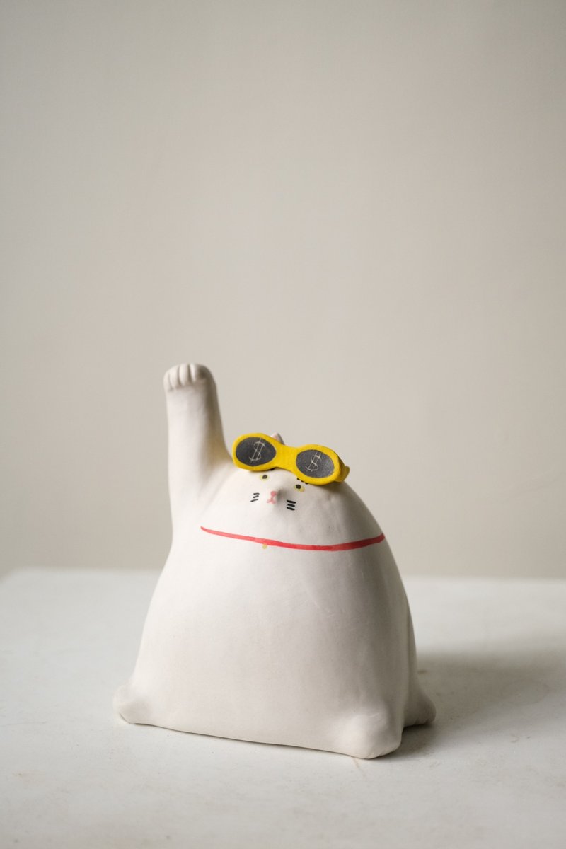 Looking towards money long hand lucky cat white cat - เซรามิก - วัสดุอื่นๆ สีดำ