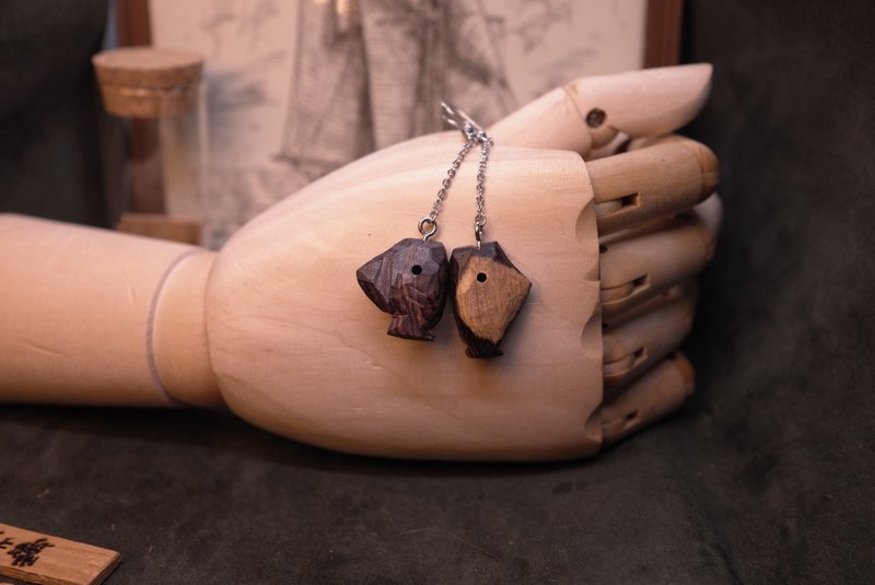 Forest Life Log Hand Carved Warm Heart Shark Earrings - ต่างหู - ไม้ สีม่วง