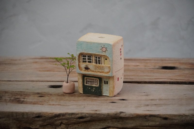 Handmade pottery-small pottery house-Taiwan Weituo Tiancuo-Sun Moon Star Small Shop - Items for Display - Pottery 