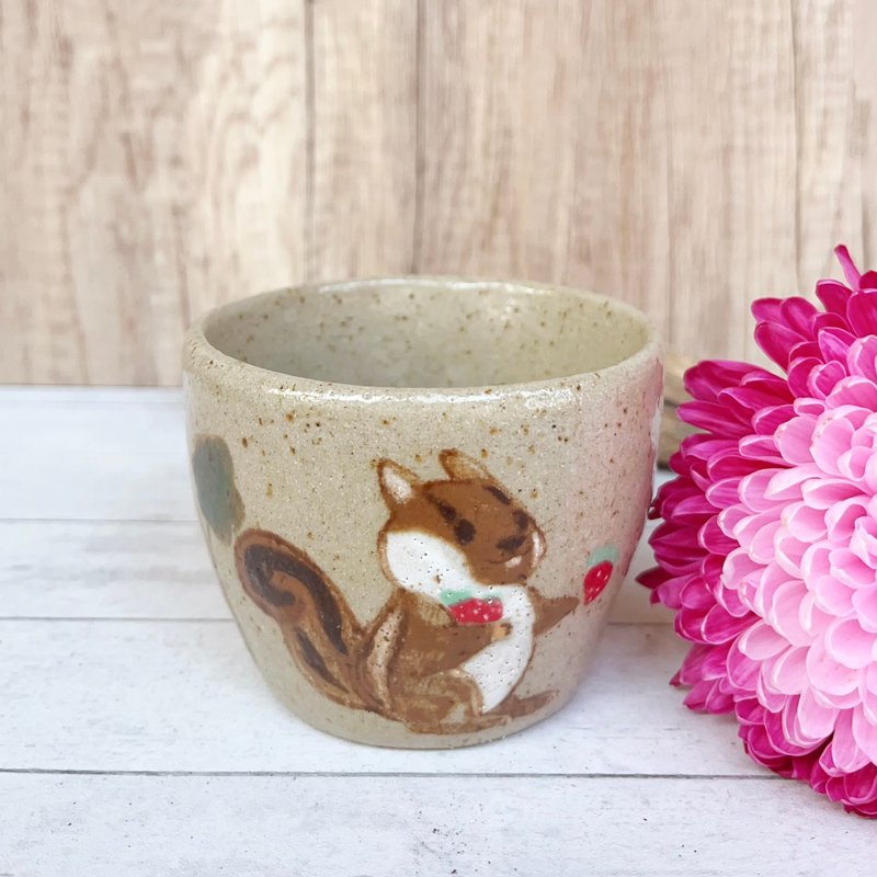 A Lu Squirrel Ceramic Mug/Handmade & Hand-Painted | Original Design | Only One - แก้วมัค/แก้วกาแฟ - ดินเผา หลากหลายสี