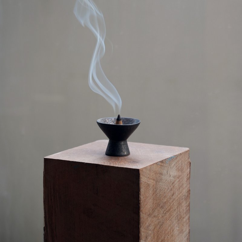 手作陶瓷塔香杯 家居冥想 耐高溫 極簡禪意 靜思禮物 瑜伽茶道 - 香氛/精油/擴香 - 陶 灰色