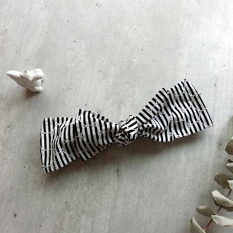 [shell art] striped embroidery bow hair band - Headbands - Cotton & Hemp White