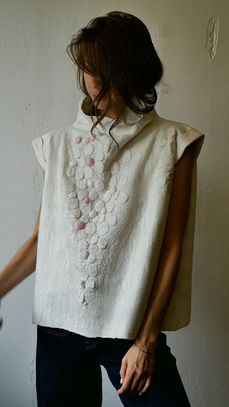 女性のための襟付きの白いフェルトトップ-ファッションセーター-アイボリーフェルトトップ - トップス - ウール ホワイト