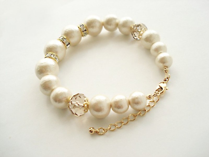 Cotton pearl and Rondelle Bead with Crystal Rhinestones bracelet - Bracelets - Cotton & Hemp White