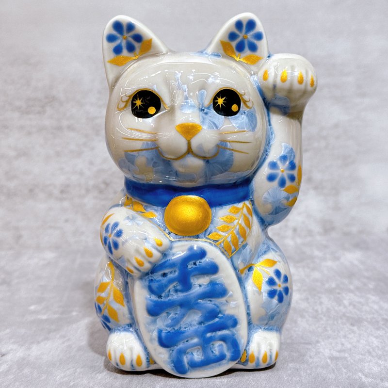 【藤韻聚寶】日本清水燒招財貓 |花結晶 銀藤 - 体花 千万両 左 - 擺飾/家飾品 - 瓷 藍色