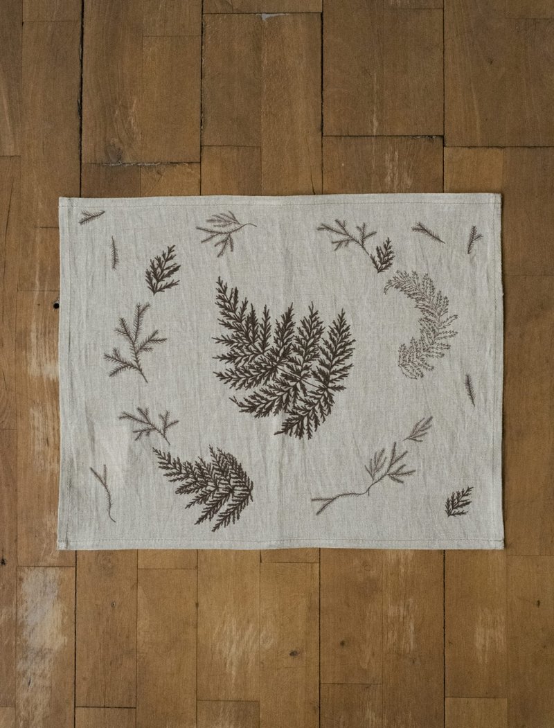 北歐設計師款–蕨類植物桌墊餐墊 FERN LINEN PLACE MAT - 餐桌布/桌巾/餐墊 - 棉．麻 卡其色