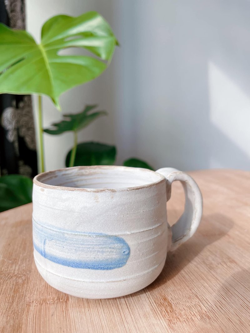 Hand made foggy white and blue color coffee cup - แก้วมัค/แก้วกาแฟ - ดินเผา ขาว